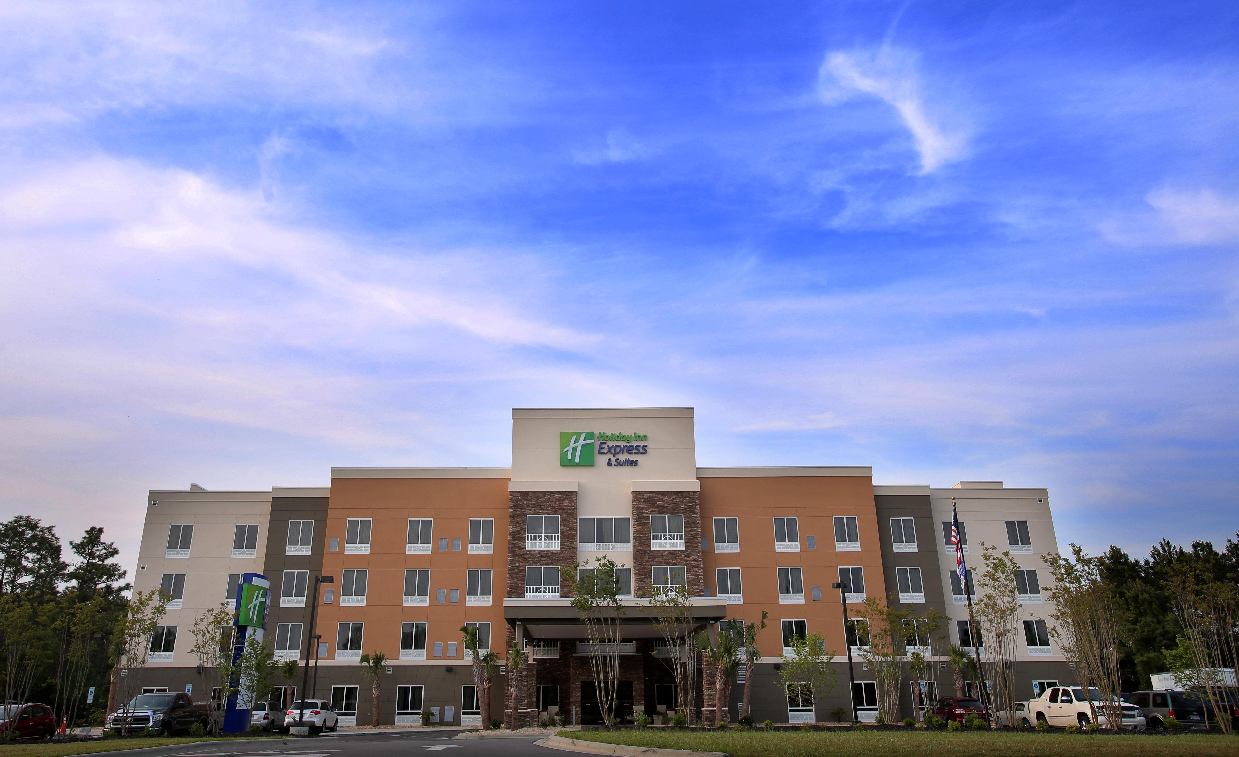 Holiday Inn Express & Suites Southport - Oak Island Area By Ihg Exteriör bild